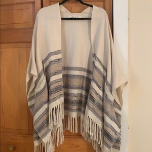 Poncho/ cardigan